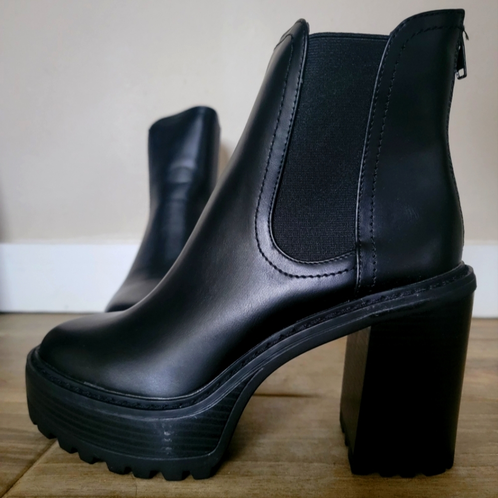 Steve Madden Kat Boots